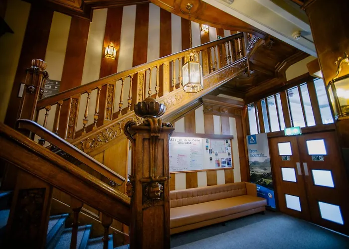 格拉斯哥青年旅馆 *