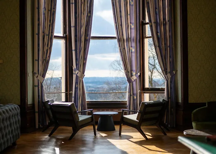 格拉斯哥青年旅馆 *