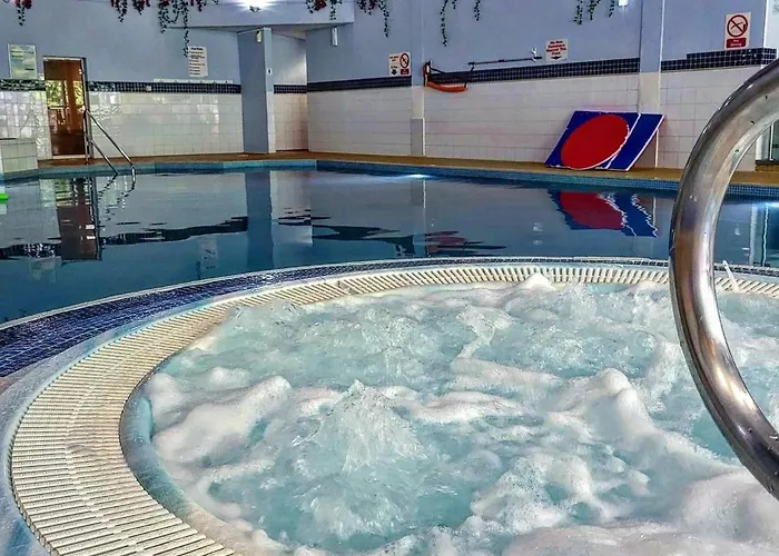 House In Drymen Village With Free Local Health Club Access * גלאזגו