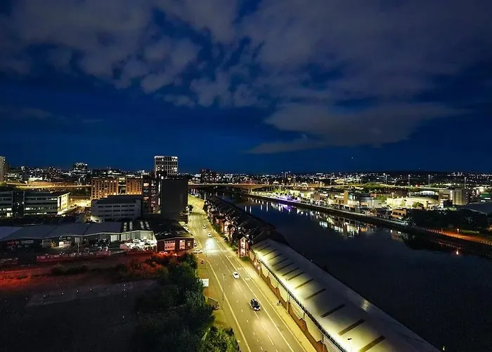 Appartement Luxurious Penthouse With Bar At Hydro & Secc *