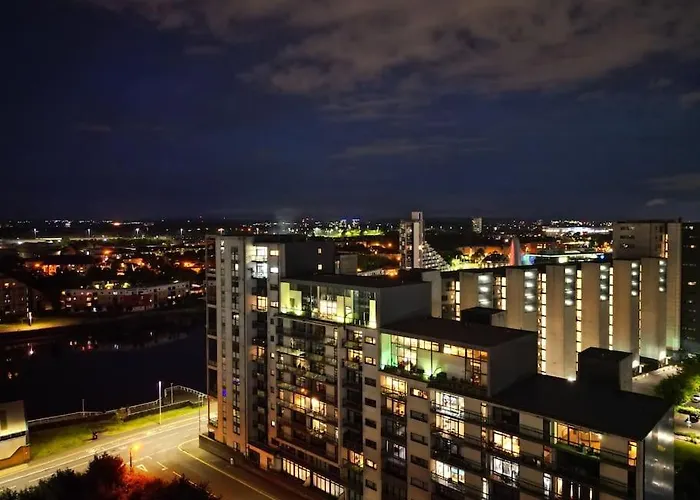 Luxurious Penthouse With Bar At Hydro & Secc *