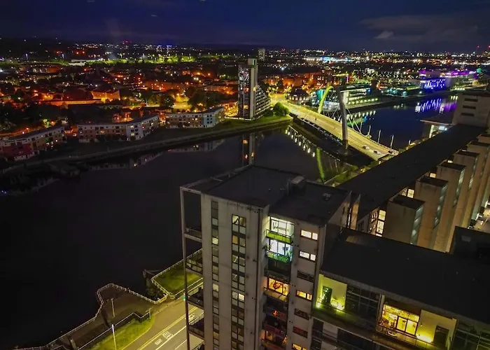 Luxurious Penthouse With Bar At Hydro & Secc グラスゴー