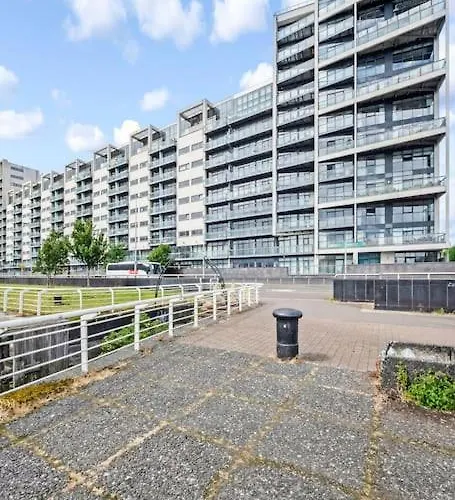 Luxurious Penthouse With Bar At Hydro & Secc *