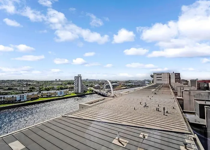 Luxurious Penthouse With Bar At Hydro & Secc *