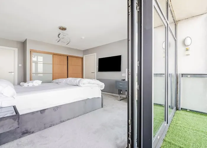 Apartment Luxurious Penthouse With Bar At Hydro & Secc *