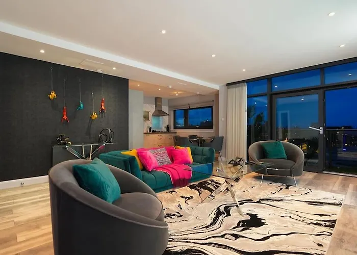 Luxurious Penthouse With Bar At Hydro & Secc * グラスゴー