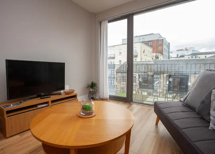 1 Bedroom Flat In The Heart Of Merchant Apartment *