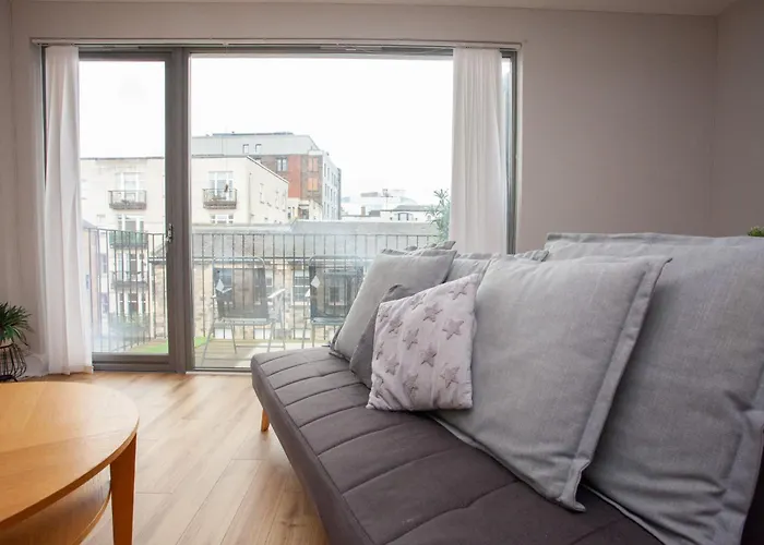 Apartment 1 Bedroom Flat In The Heart Of Merchant