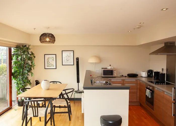 Beautiful Penthouse In Centre Location