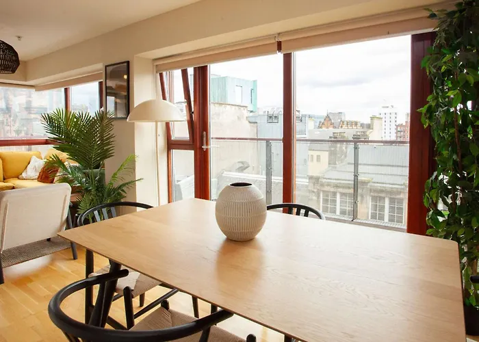 Beautiful Penthouse In Centre Location Casa de Férias *