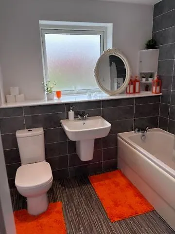 Radiant Homes 2 Bedrooms 2 Bathrooms Free Parking * Glasgow