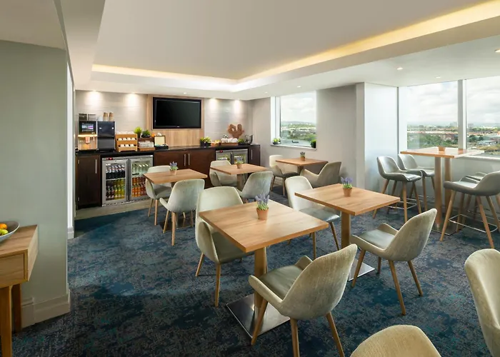 Crowne Plaza By Ihg מלון