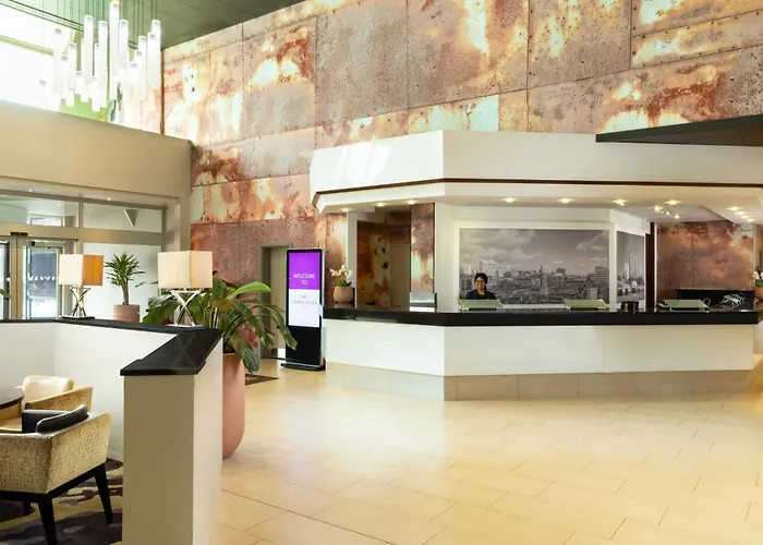 Crowne Plaza By Ihg מלון 4*