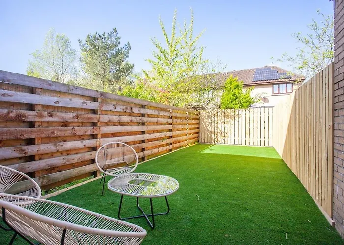 Stylish And Modern 2 Bed House * Glasgow