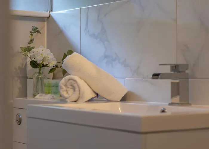 Cosy Palm West End - Pass The Keys דירה