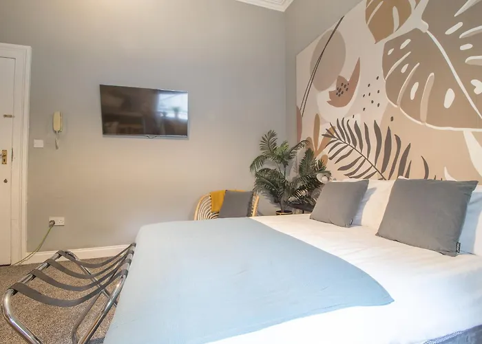 Cosy Palm West End - Pass The Keys דירה