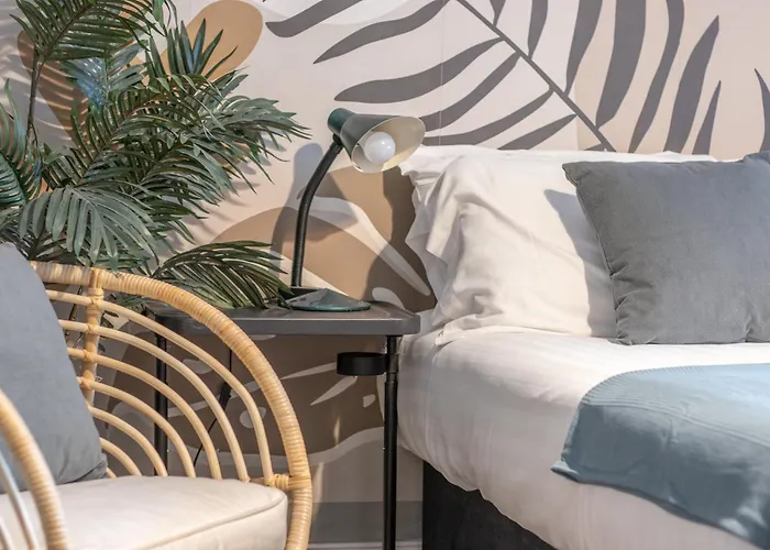 Cosy Palm West End - Pass The Keys