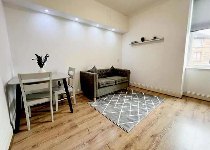 Chic Retreat In Ibrox Glasgow