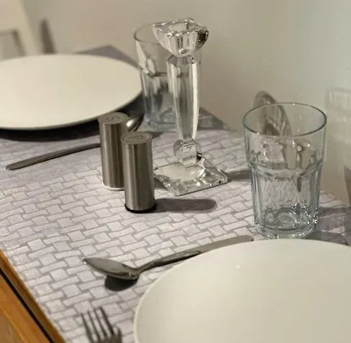 2 Bed Entire Upper Flat In