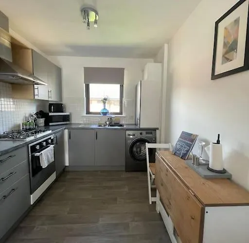 2 Bed Entire Upper Flat In *
