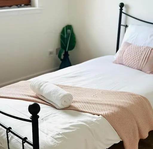 2 Bed Entire Upper Flat In *