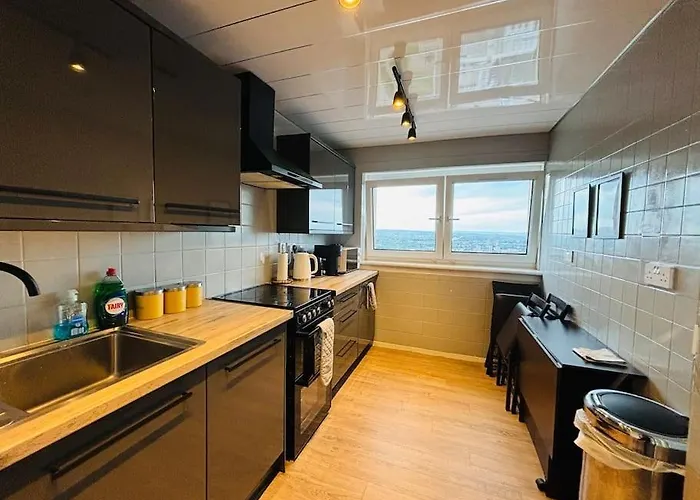 Floor Of The Building, Spectacular Views!