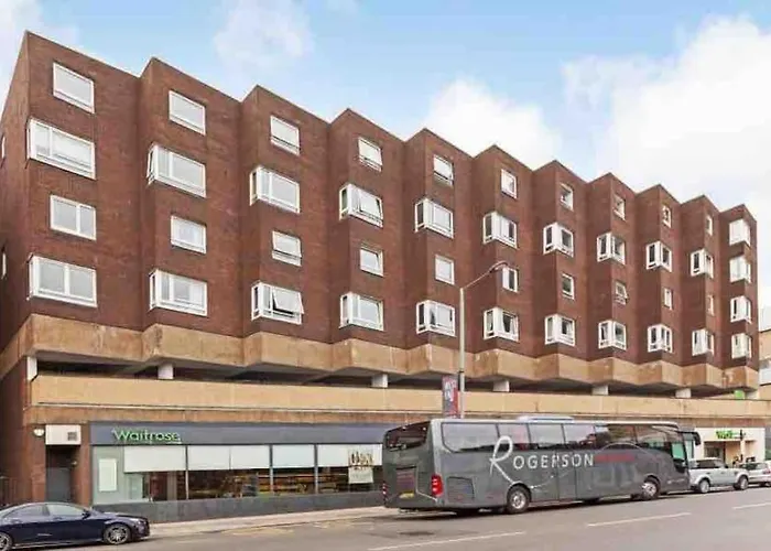 Two Bedroom Maisonette In The Heart Of The West End Глазго