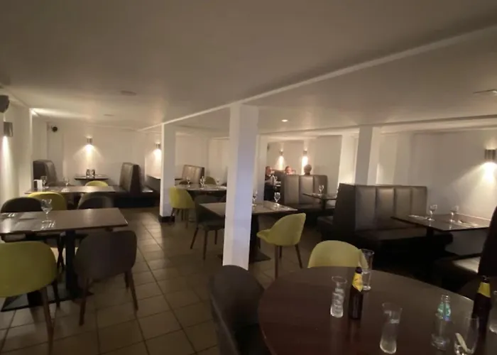 Luxurious Penthouse With Bar At Hydro & Secc