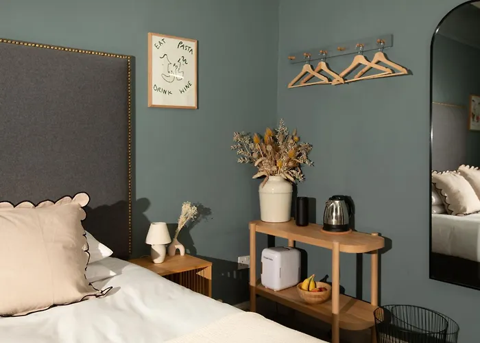 Celentano's Restaurant With 3* غلاسغو