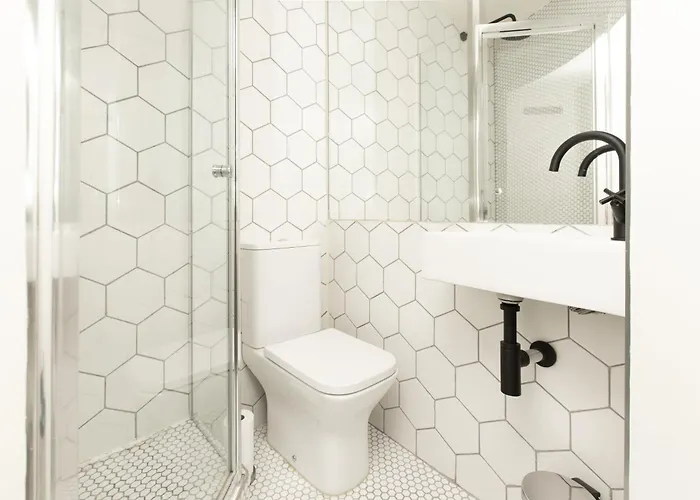 Celentano's Restaurant With מלון