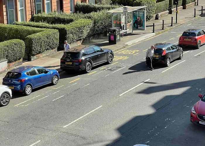 2 Bed West End Apartment Glasgow