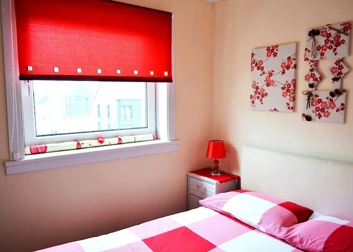 3 Bedroom - Free Parking & Wifi 350mbps Appartement