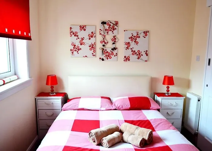 3 Bedroom - Free Parking & Wifi 350mbps Glasgow