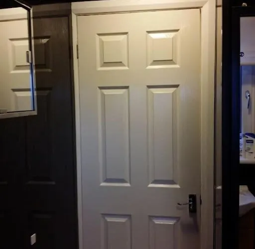 Appartement 3 Bedroom - Free Parking & Wifi 350mbps