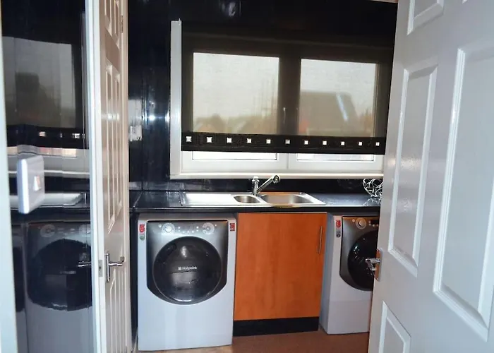 3 Bedroom - Free Parking & Wifi 350mbps Appartement *