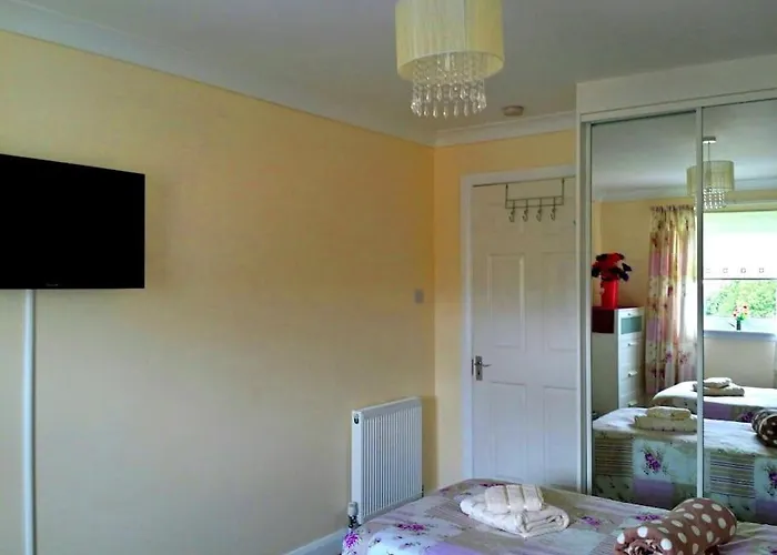 3 Bedroom - Free Parking & Wifi 350mbps * Glasgow