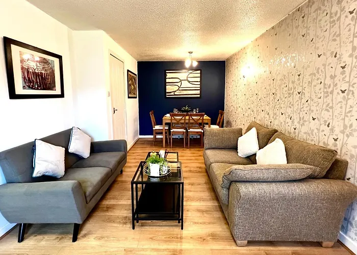 Ground Floor Flat With Free Parking & Wifi Appartamento