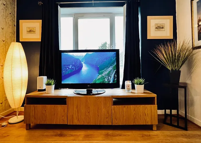 Ground Floor Flat With Free Parking & Wifi Lejlighed