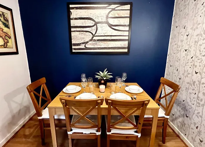 Ground Floor Flat With Free Parking & Wifi Appartamento *