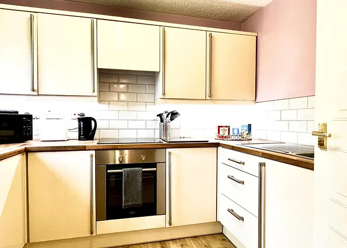 Ground Floor Flat With Free Parking & Wifi Lejlighed *