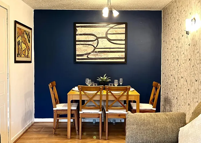 Ground Floor Flat With Free Parking & Wifi