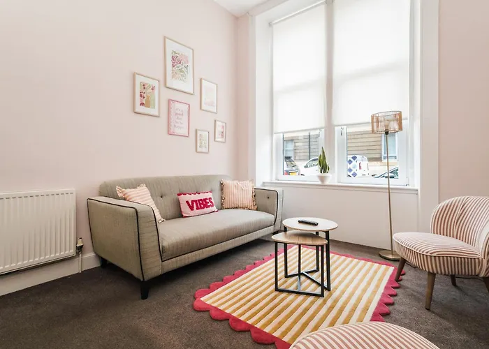 4 Beds - Gateway Getaway With Free Parking Glasgow