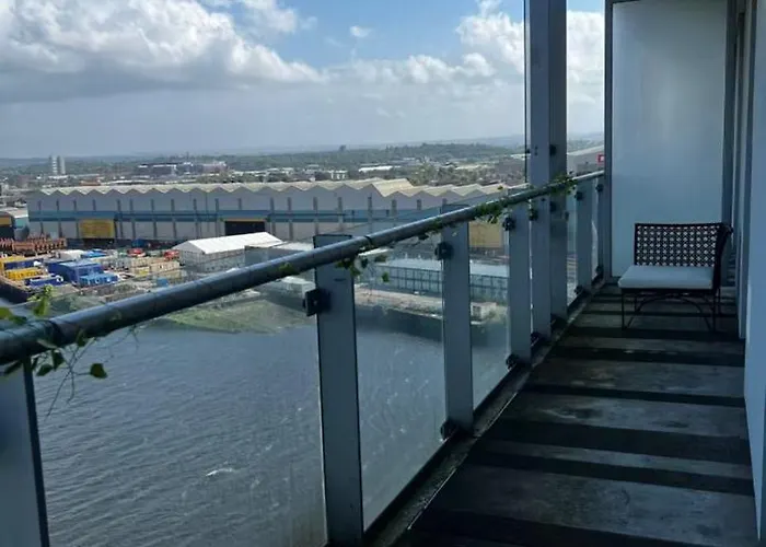 Apartman At Harbour With Balcony And River View