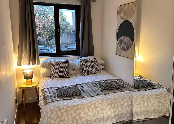 Brightcentral With Parking * Glasgow