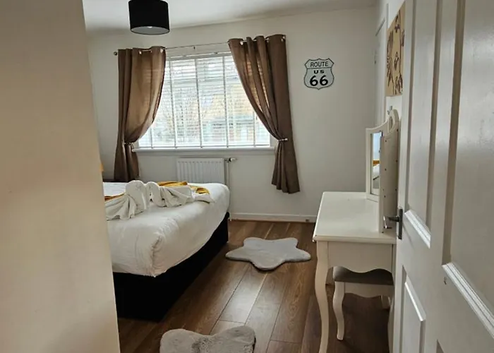 Silverburn New House With Free Parking And Garden Дом отдыха