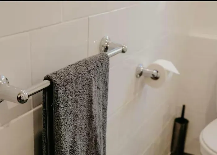 - 1 Bedroom Apartment