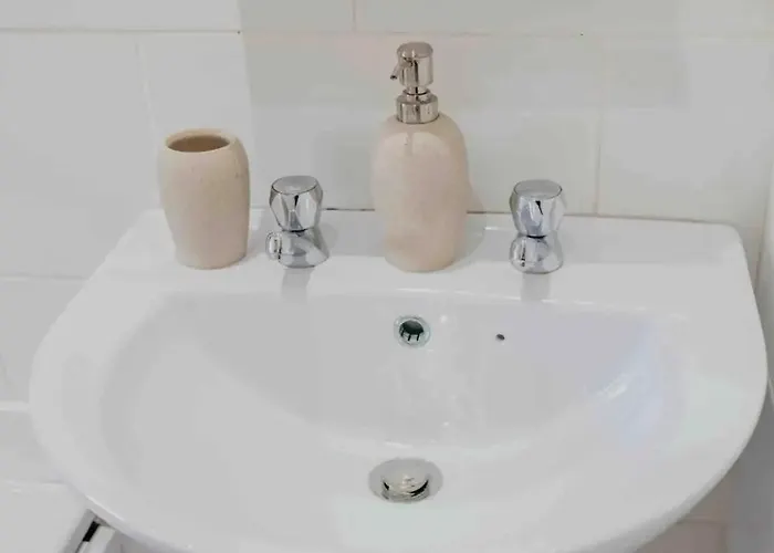 דירה 1 Bedroom *