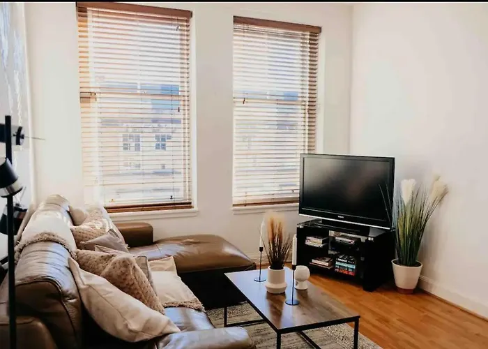 1 Bedroom דירה *