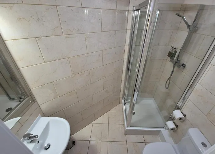 Douglas ホテル 3*