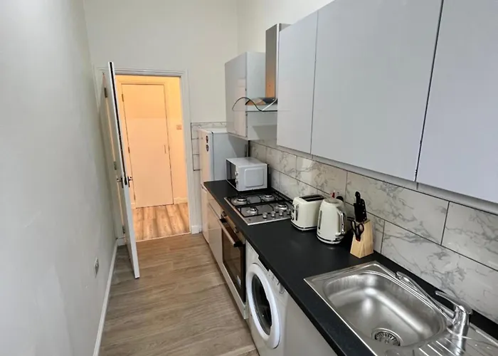 Garturk Street Bright Modern Ground Floor Flat Queens Park Strathbungo Area